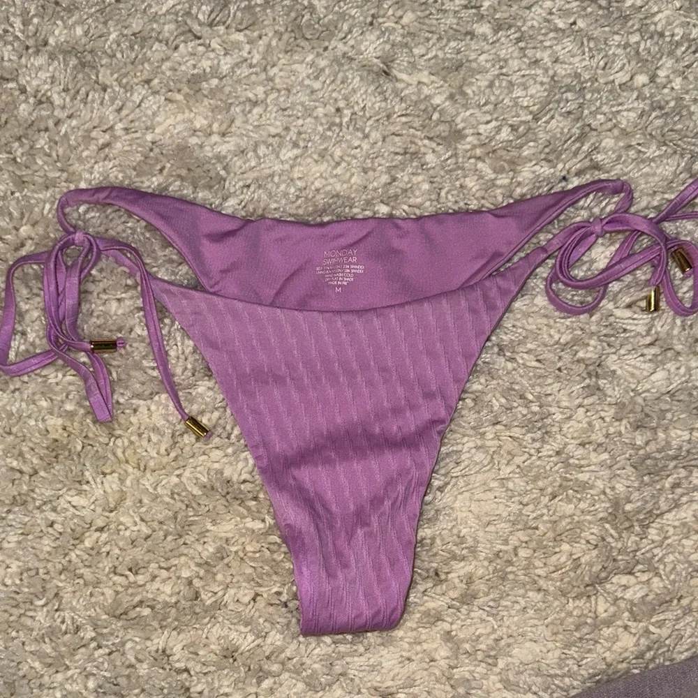 Monday swimwear - bikini set - Picture 7 of 8